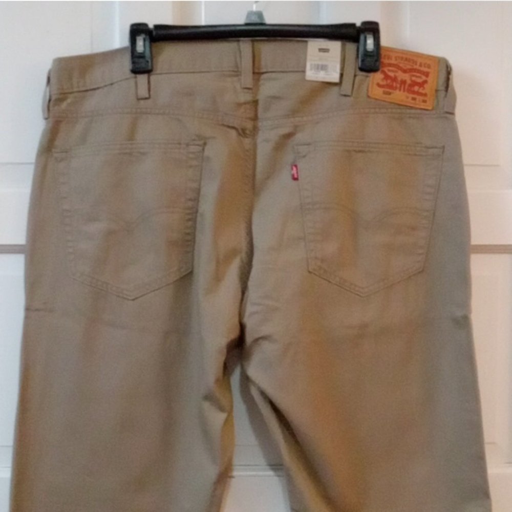 NWT Levi Strauss Relaxed Fit Men's Khaki Color Jeans Style 559 Size 38-32 - Picture 8 of 16
